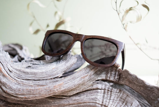 How should Wayfarers Sunglasses fit? - Bambies